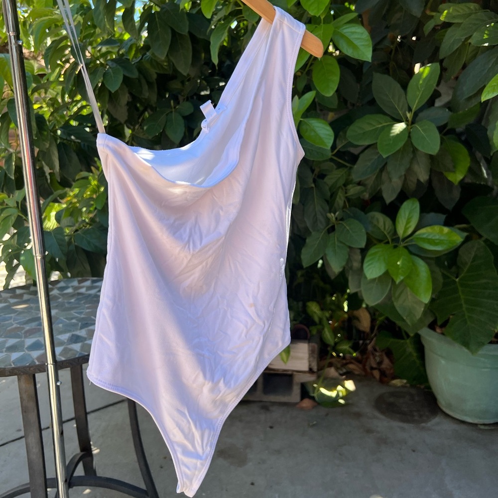 Leith white one shoulder body suit